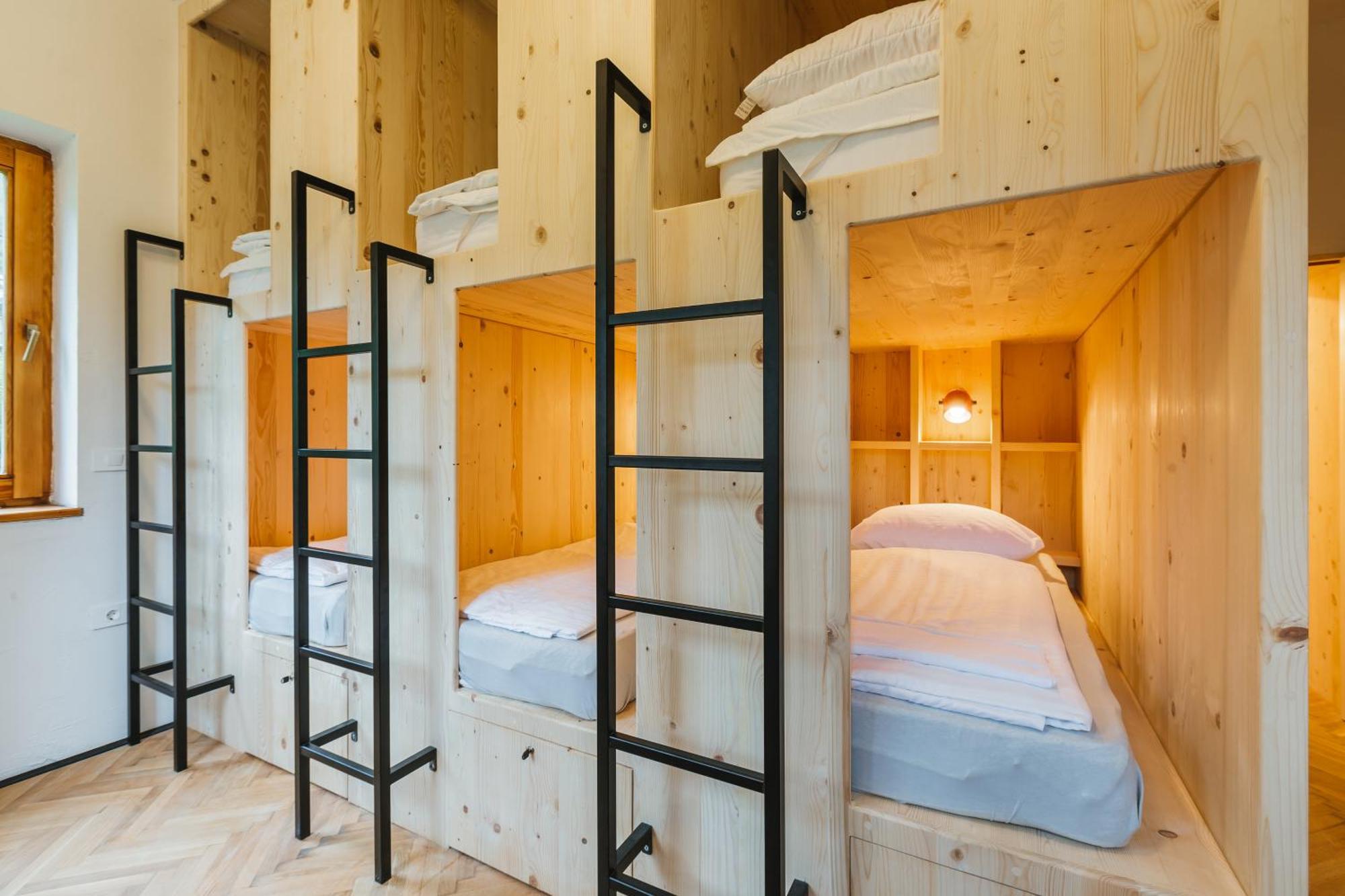 2Nd Station Hostel Bled Buitenkant foto